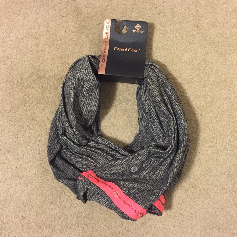 Apana snap infinity scarf
